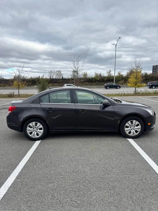 2014 Chevrolet Cruze - Image 2 of 13