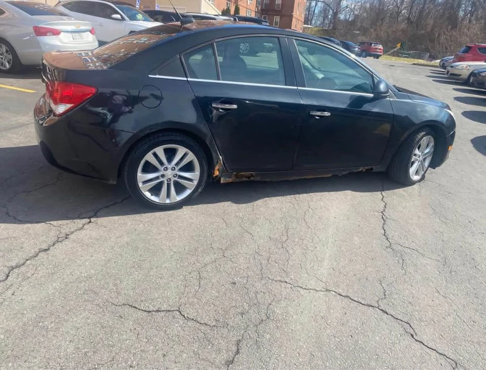 2014 Chevrolet Cruze - Image 2 of 3