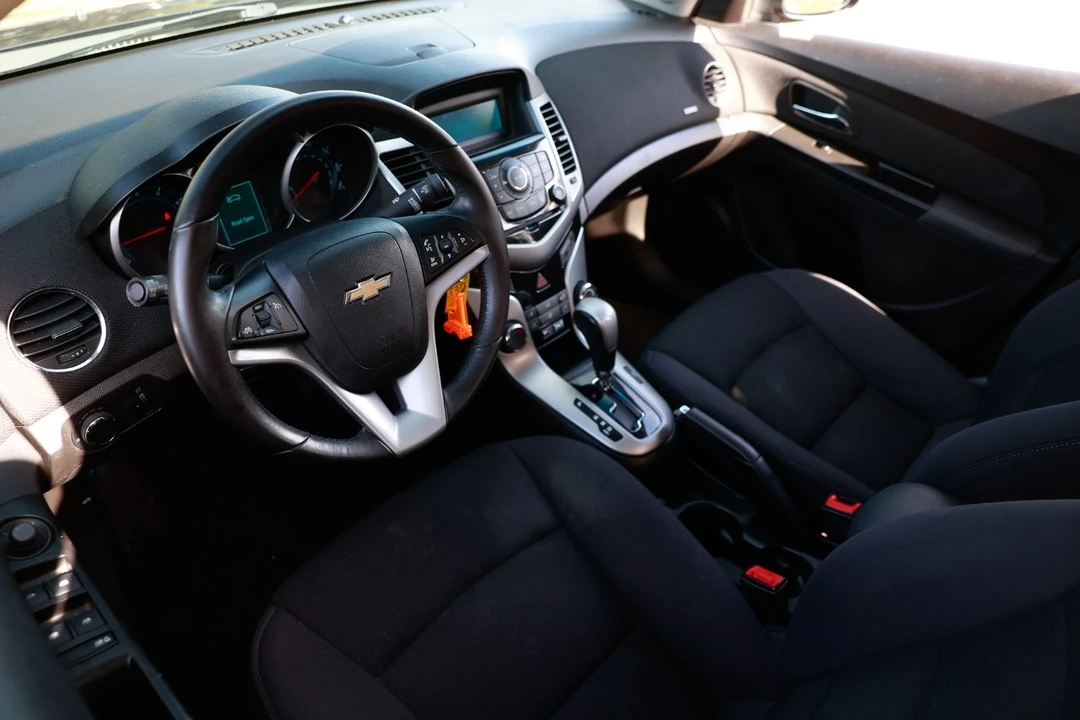 2014 Chevrolet Cruze - Image 4 of 12
