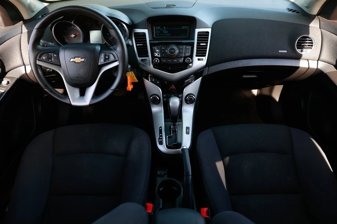 2014 Chevrolet Cruze - Image 2 of 12