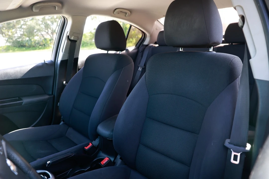 2014 Chevrolet Cruze - Image 6 of 12