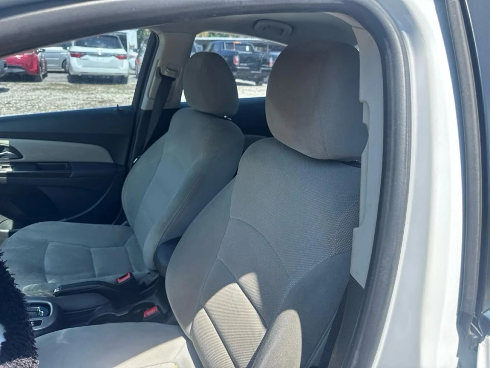 2014 Chevrolet Cruze - Image 8 of 9
