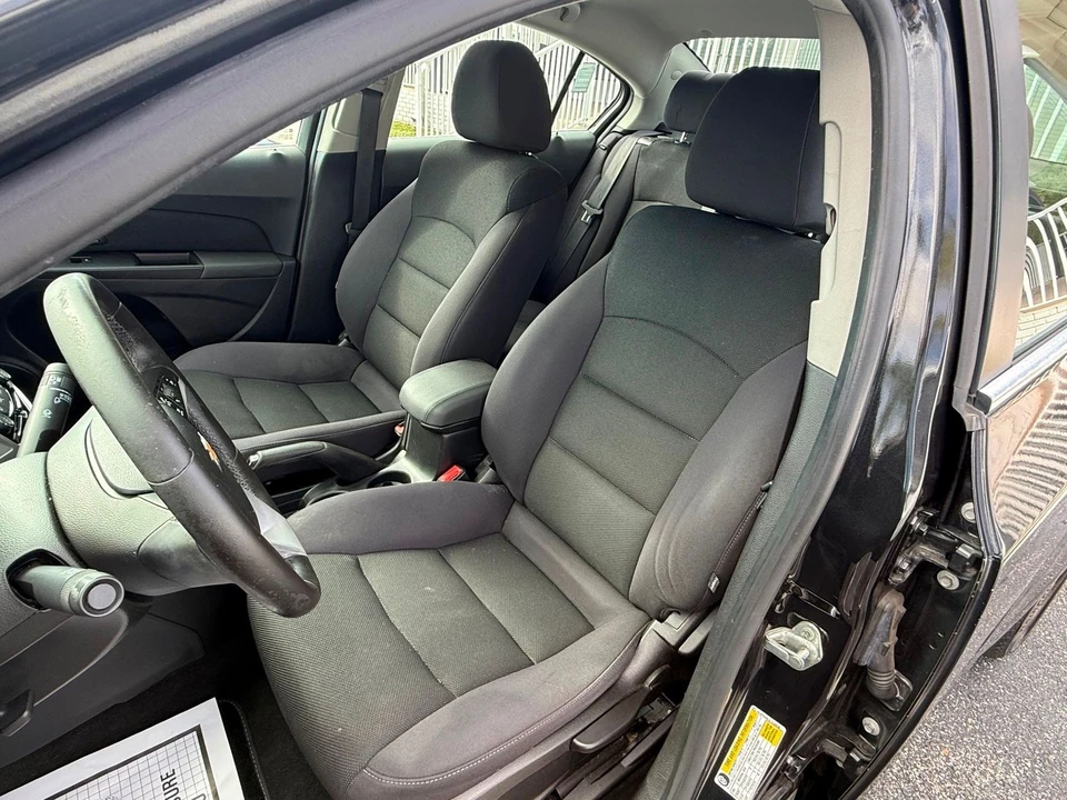 2014 Chevrolet Cruze - Image 2 of 12
