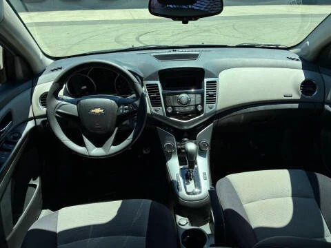 2014 Chevrolet Cruze - Image 9 of 12