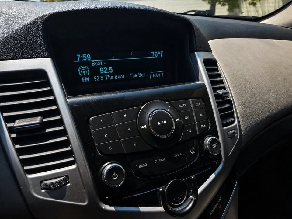 2014 Chevrolet Cruze - Image 15 of 16