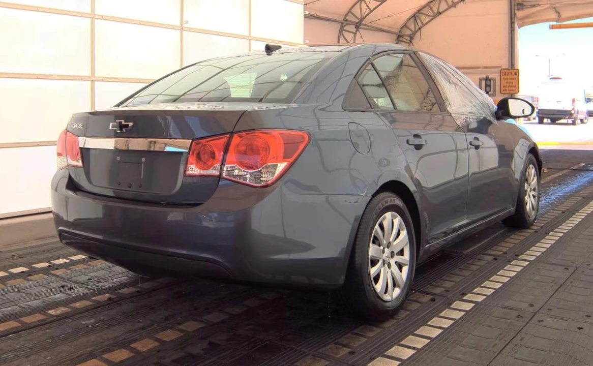 2014 Chevrolet Cruze - Image 4 of 11