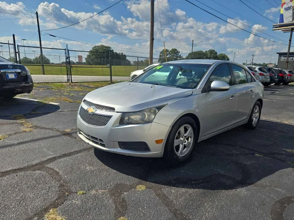 2014 Chevrolet Cruze - Image 2 of 11