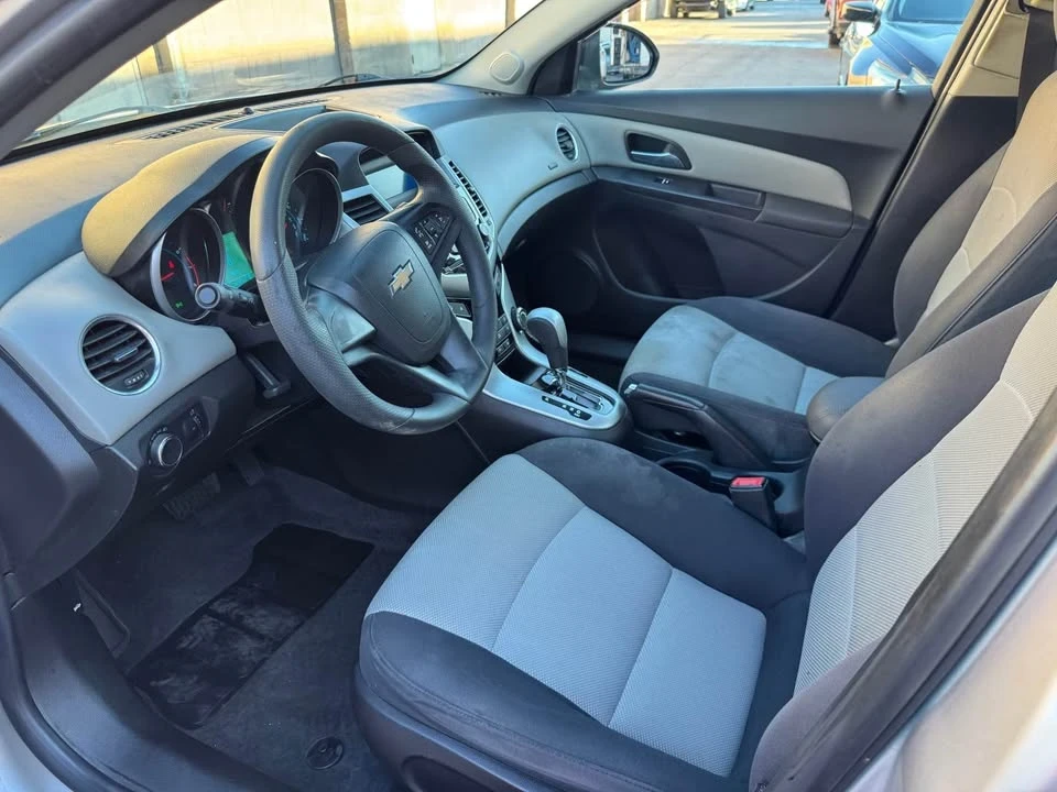 2014 Chevrolet Cruze - Image 9 of 10