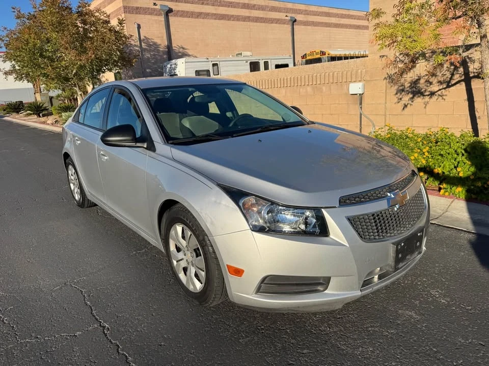 2014 Chevrolet Cruze - Image 4 of 10
