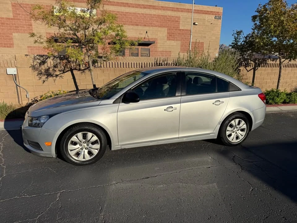 2014 Chevrolet Cruze - Image 2 of 10