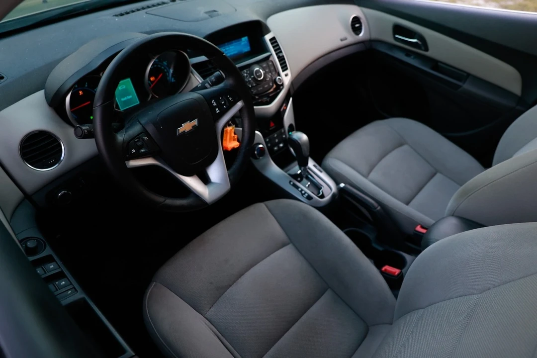 2014 Chevrolet Cruze - Image 4 of 12