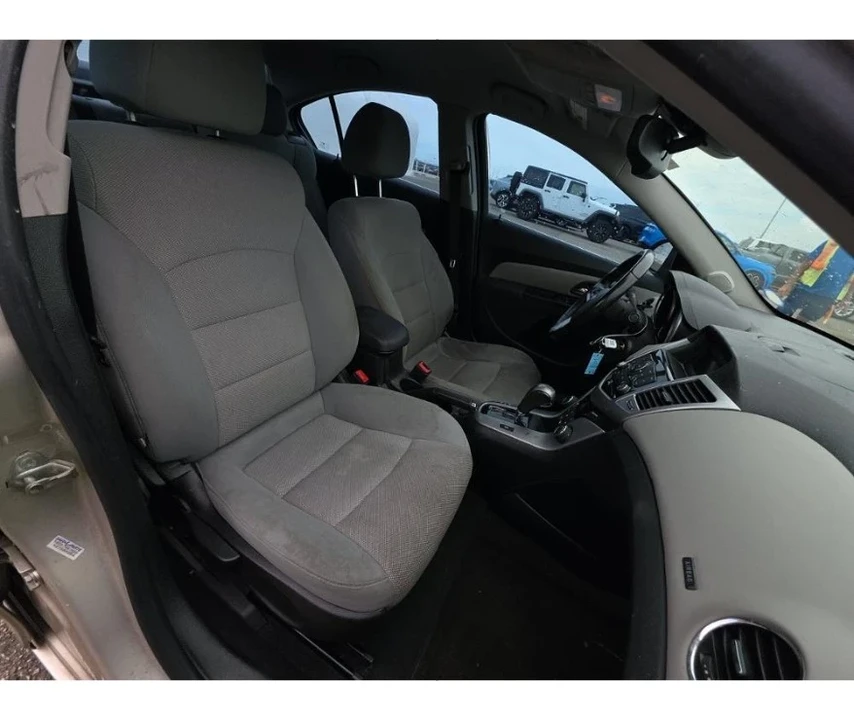 2014 Chevrolet Cruze - Image 10 of 12