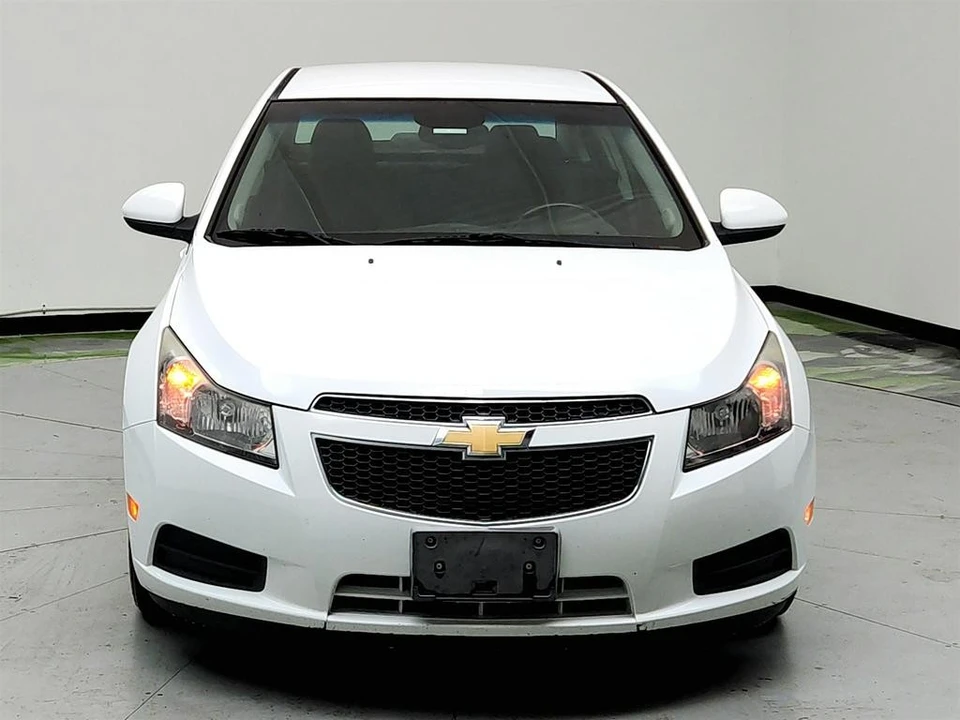 2014 Chevrolet Cruze - Image 2 of 12