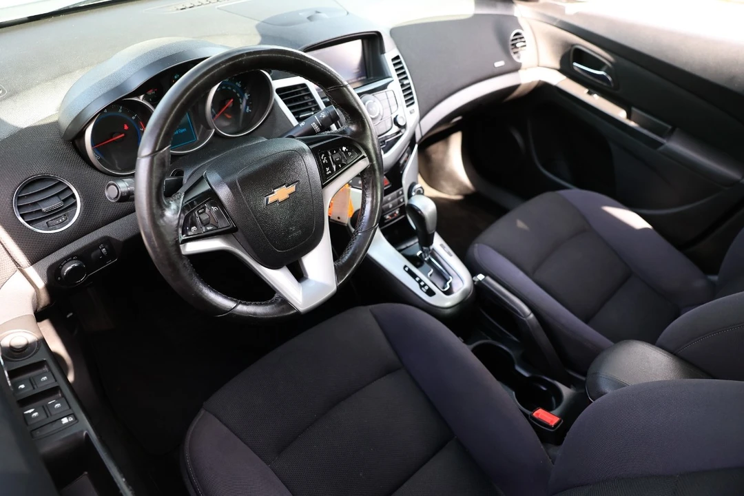 2014 Chevrolet Cruze - Image 4 of 12
