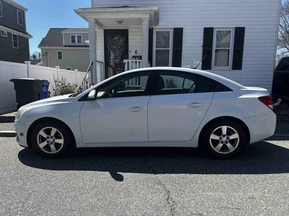 2014 Chevrolet Cruze - Image 2 of 20