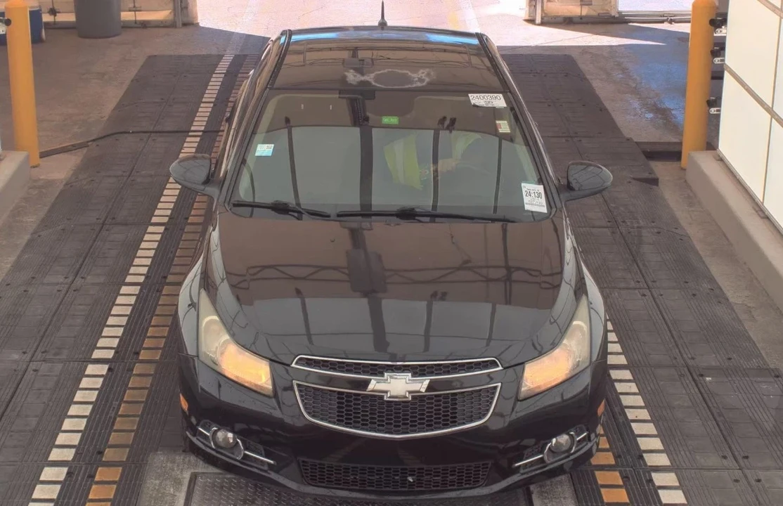 2014 Chevrolet Cruze - Image 2 of 12