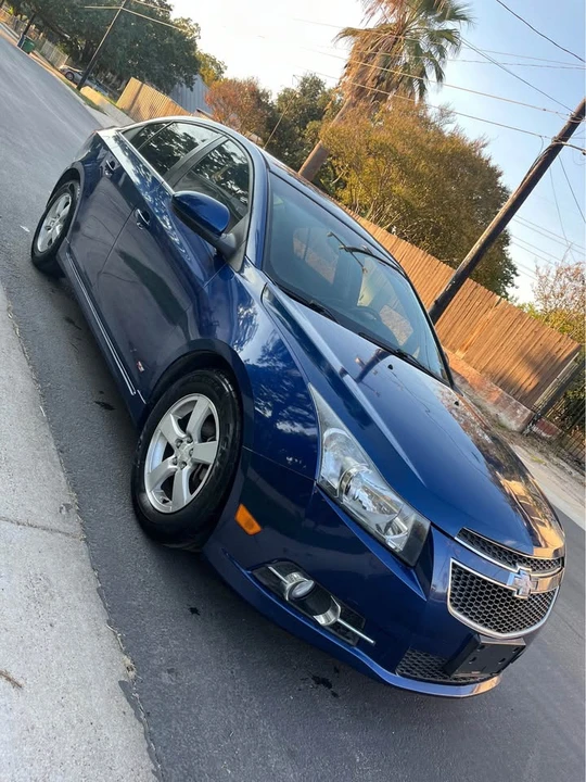 2014 Chevrolet Cruze - Image 2 of 18