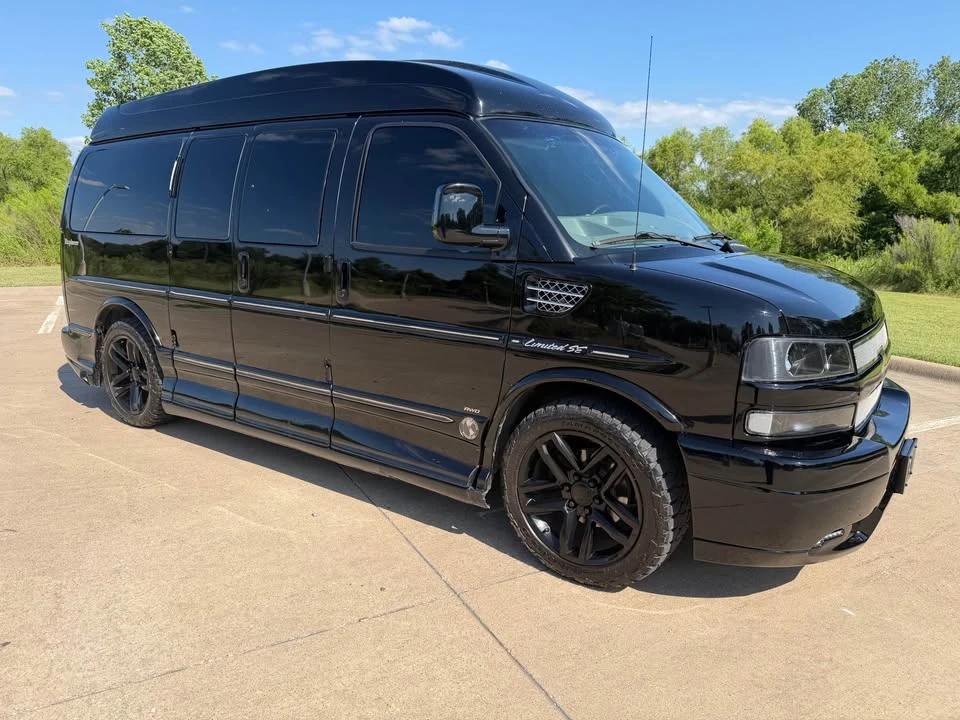 2014 Chevrolet Express - Image 8 of 20