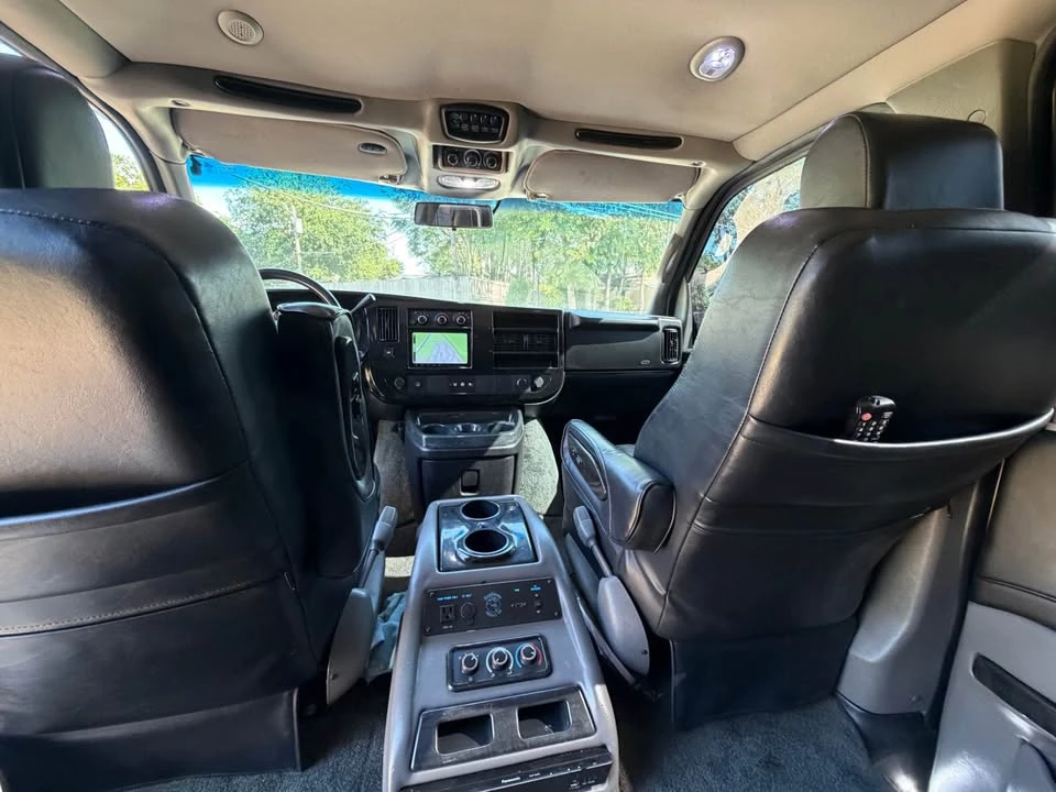 2014 Chevrolet Express - Image 19 of 20
