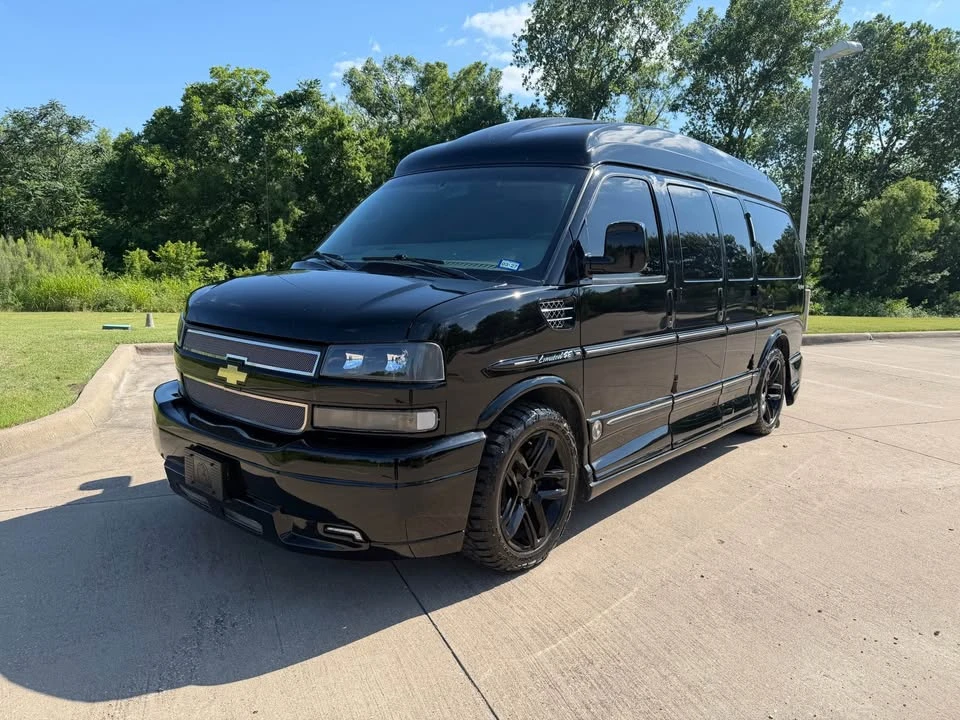 2014 Chevrolet Express - Image 2 of 20