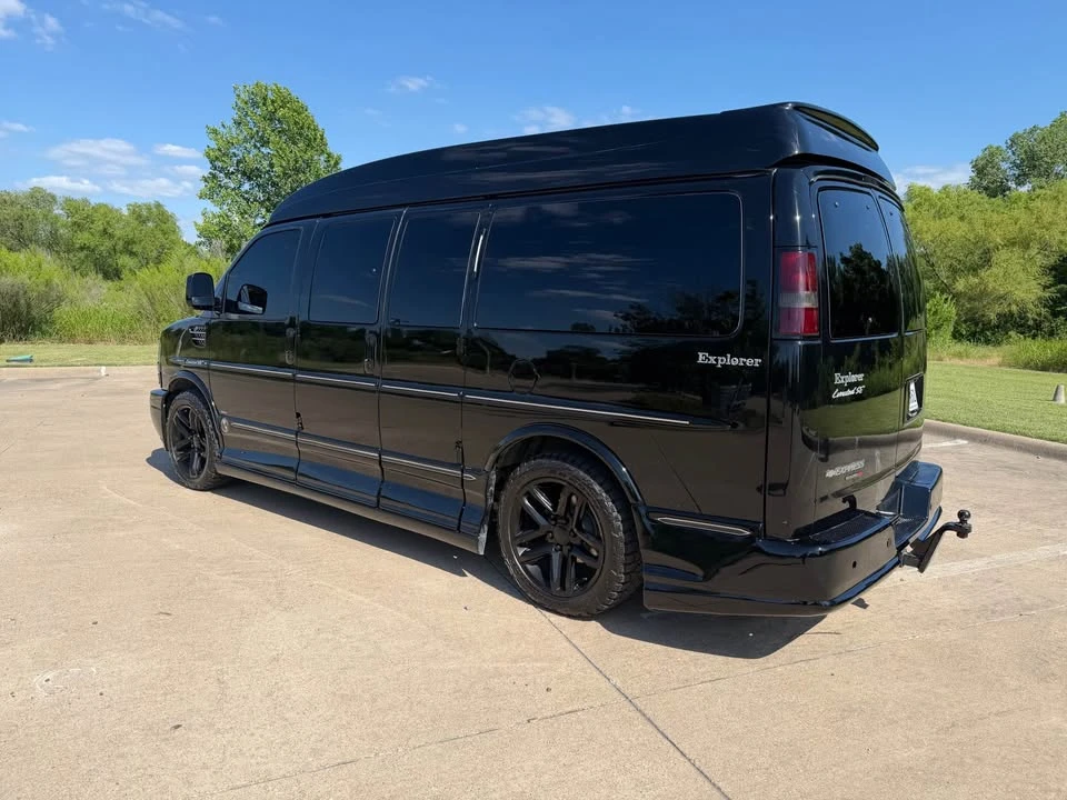 2014 Chevrolet Express - Image 7 of 20