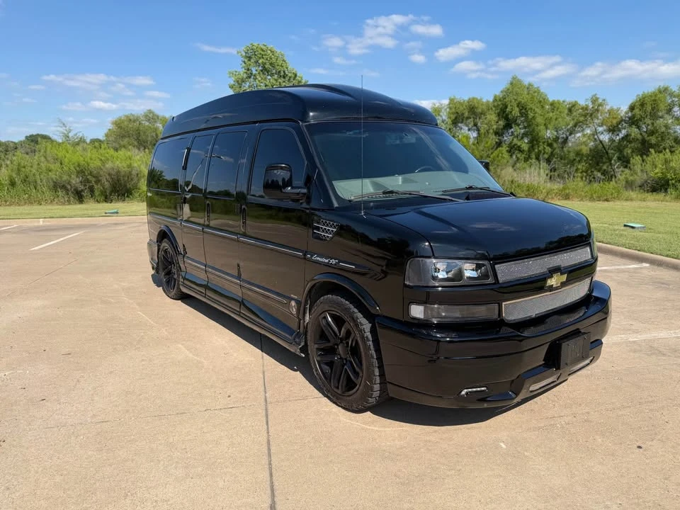 2014 Chevrolet Express - Image 13 of 20