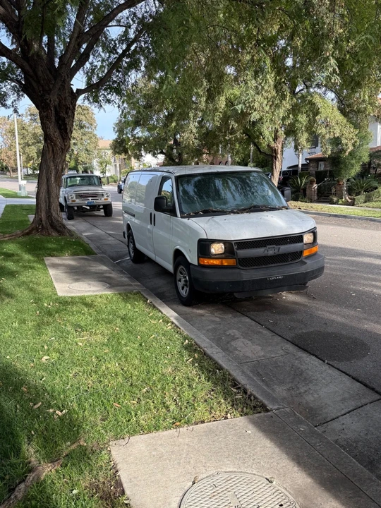 2014 Chevrolet Express - Image 2 of 4
