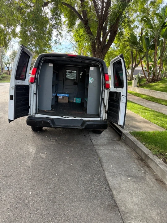 2014 Chevrolet Express - Image 3 of 4