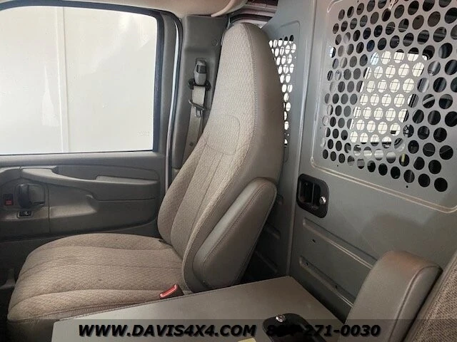 2014 Chevrolet Express - Image 29 of 31