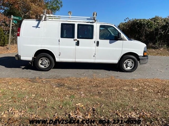 2014 Chevrolet Express - Image 25 of 31