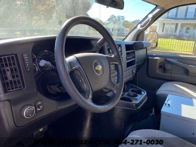 2014 Chevrolet Express - Image 12 of 31