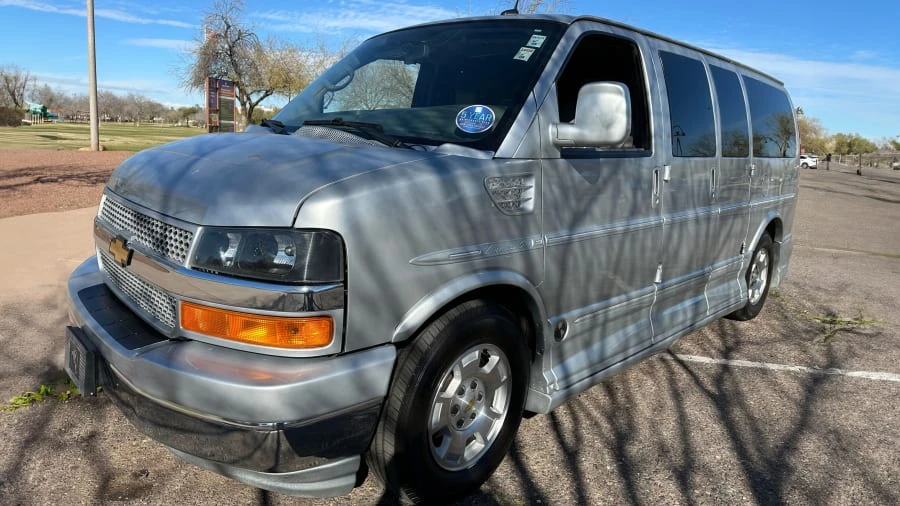 2014 Chevrolet Express - Image 11 of 31