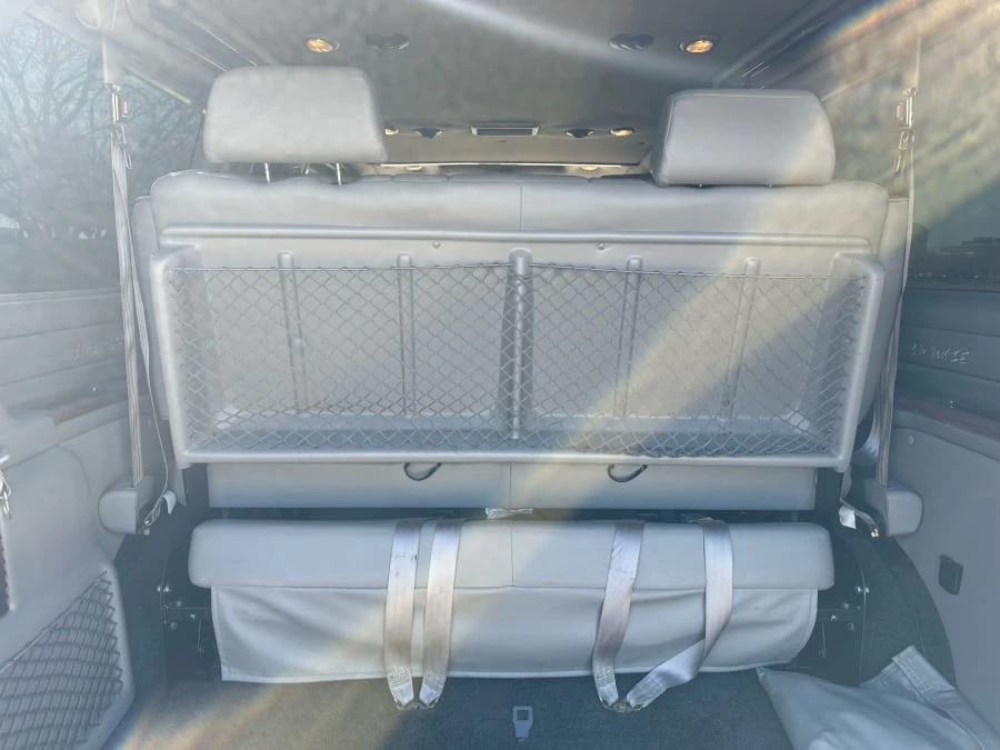 2014 Chevrolet Express - Image 19 of 31