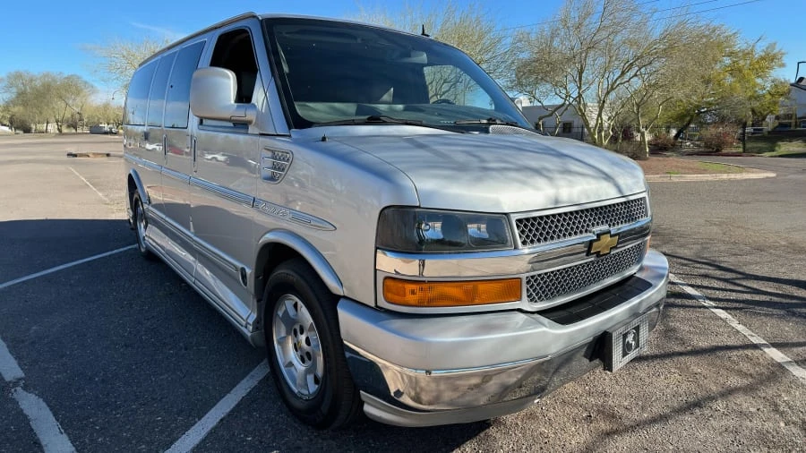 2014 Chevrolet Express - Image 14 of 31