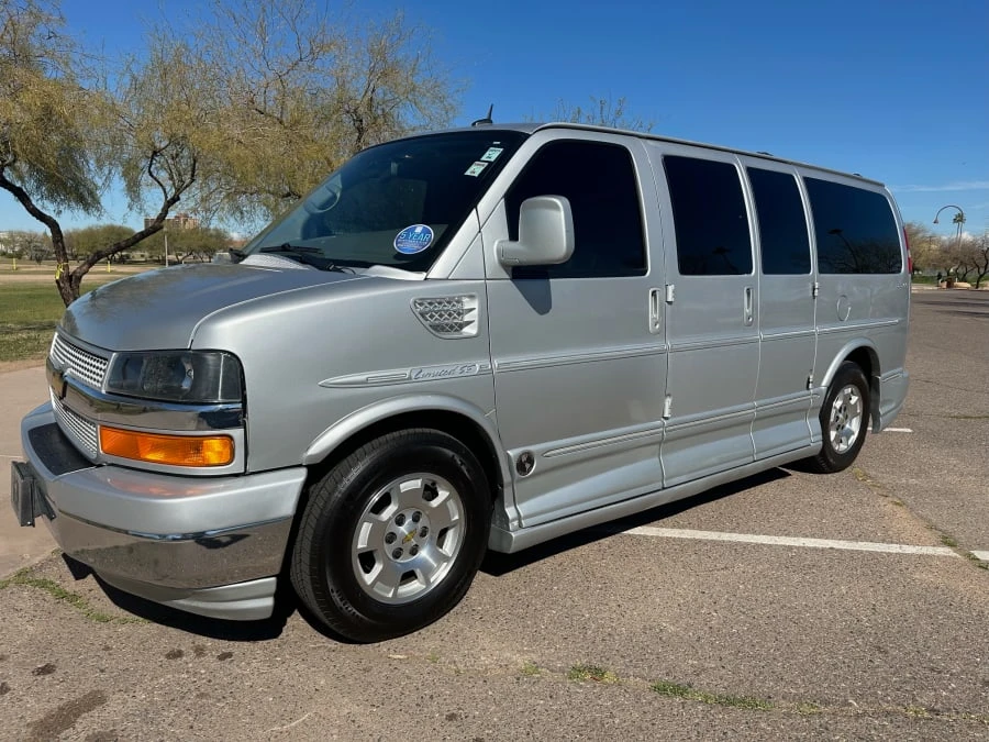 2014 Chevrolet Express - Image 7 of 31
