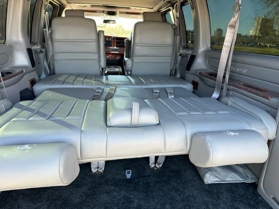 2014 Chevrolet Express - Image 22 of 31