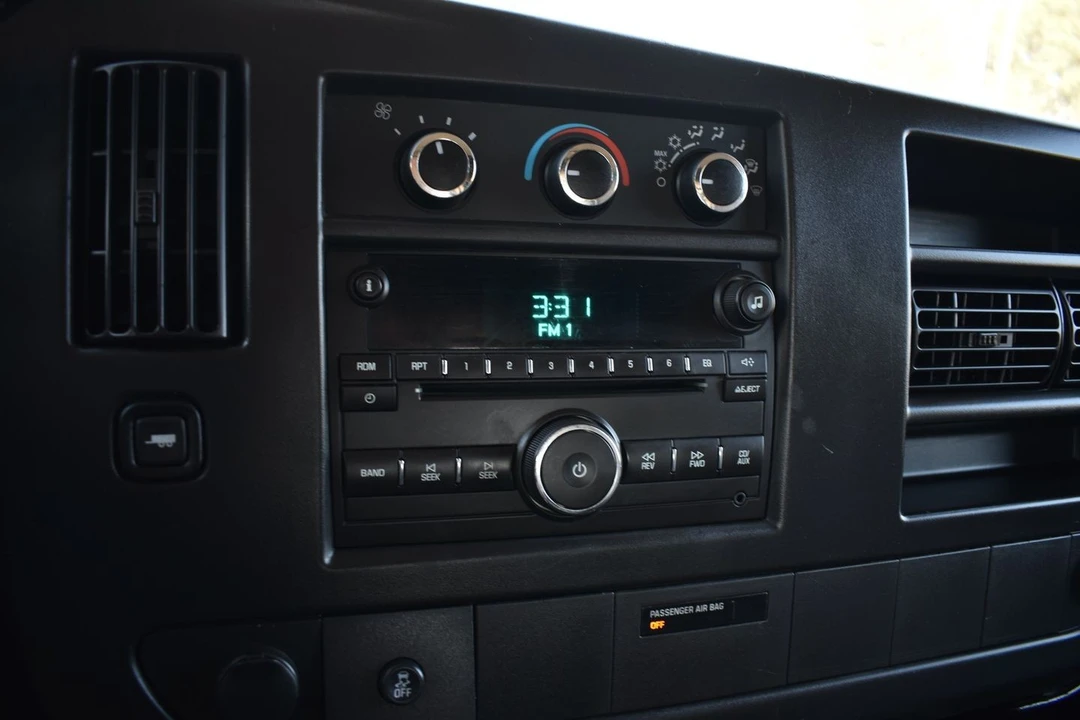 2014 Chevrolet Express - Image 12 of 20