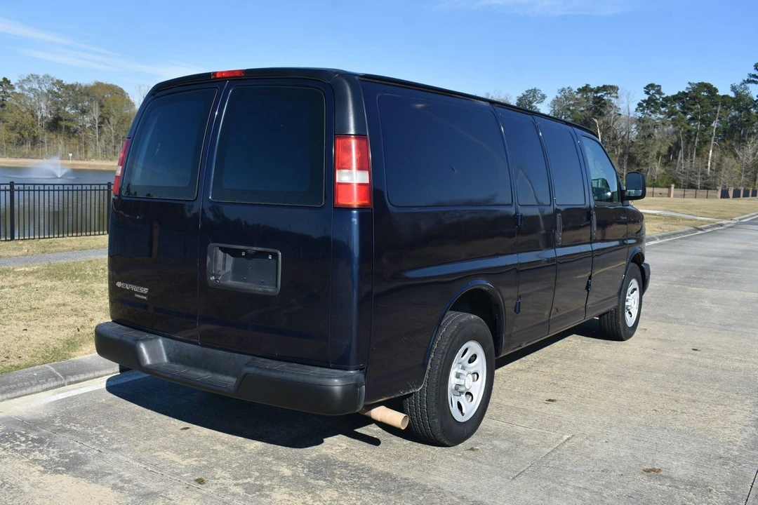 2014 Chevrolet Express - Image 8 of 20