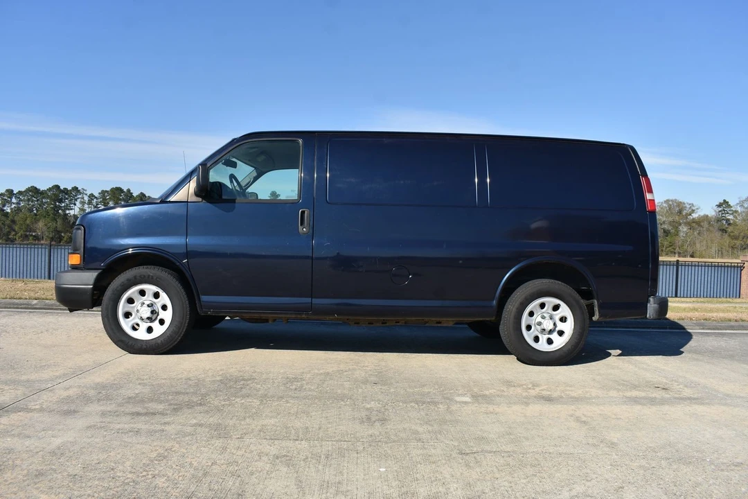 2014 Chevrolet Express - Image 3 of 20