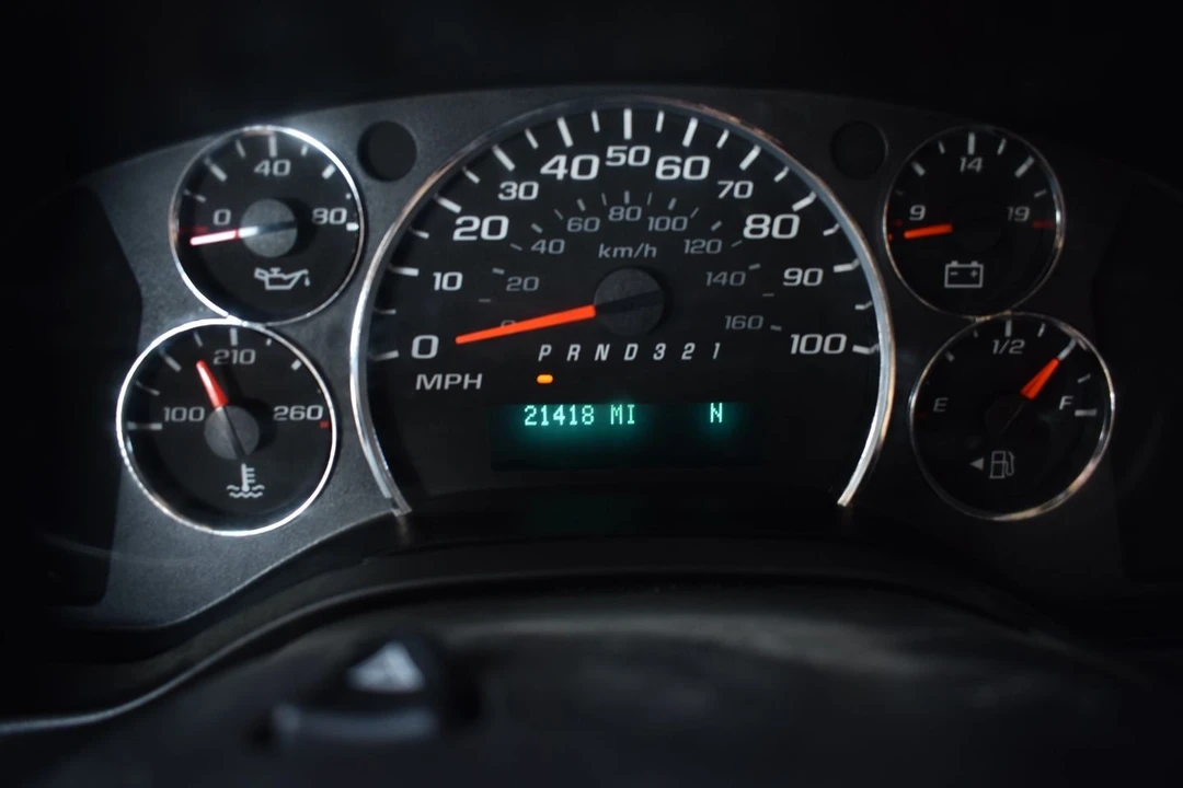 2014 Chevrolet Express - Image 13 of 20