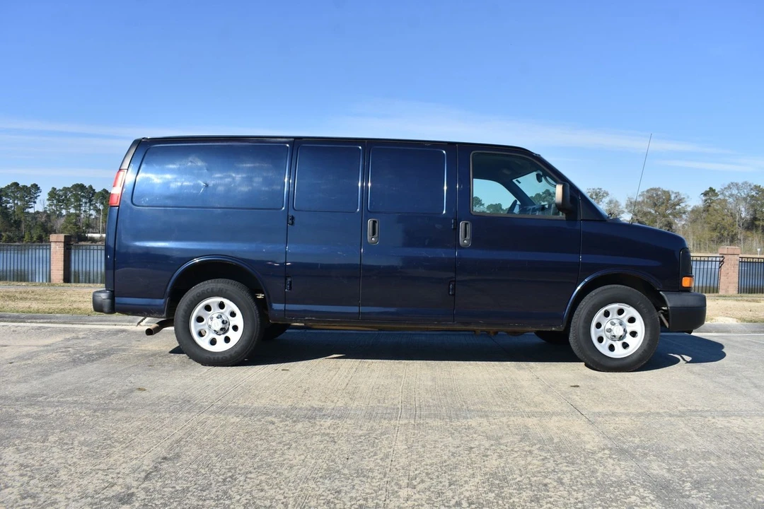 2014 Chevrolet Express - Image 7 of 20