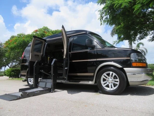 2014 Chevrolet Express - Image 2 of 12