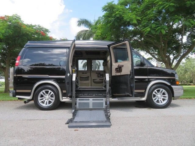 2014 Chevrolet Express - Image 3 of 12