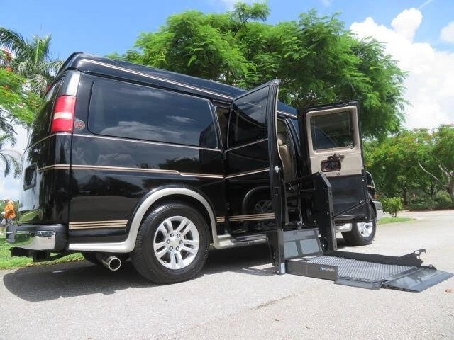 2014 Chevrolet Express - Image 4 of 12