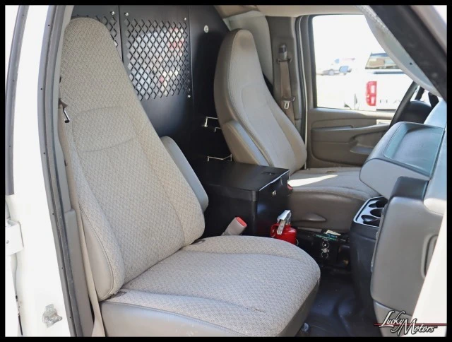 2014 Chevrolet Express - Image 19 of 21