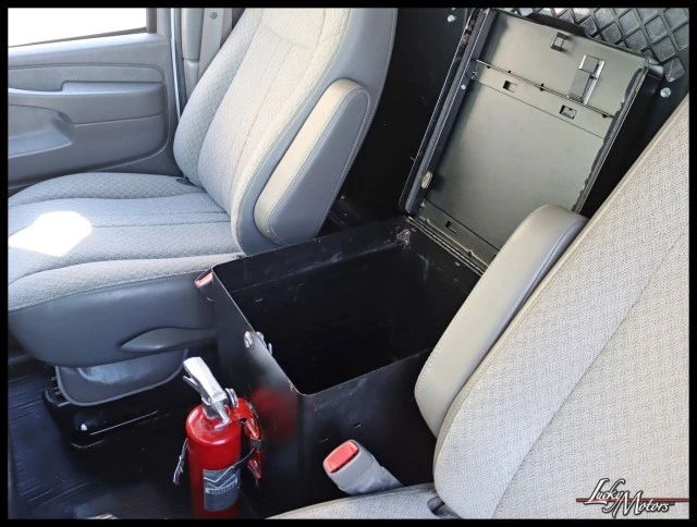 2014 Chevrolet Express - Image 17 of 21