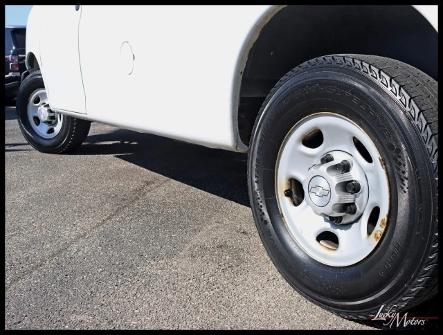 2014 Chevrolet Express - Image 10 of 21