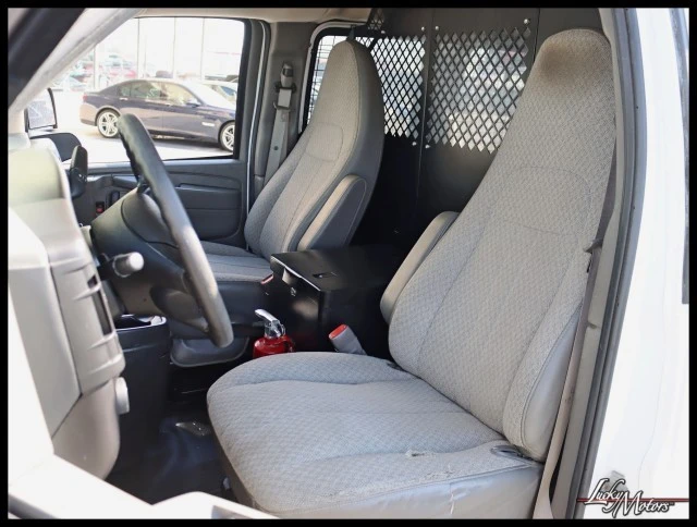 2014 Chevrolet Express - Image 18 of 21