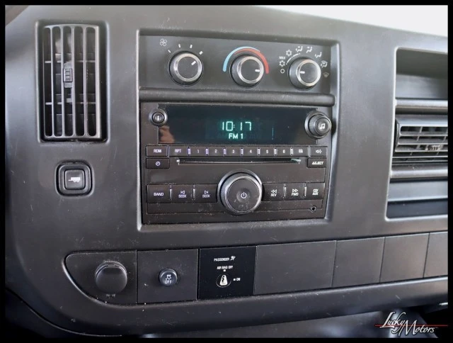 2014 Chevrolet Express - Image 16 of 21