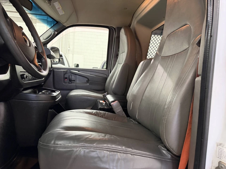 2014 Chevrolet Express - Image 5 of 12